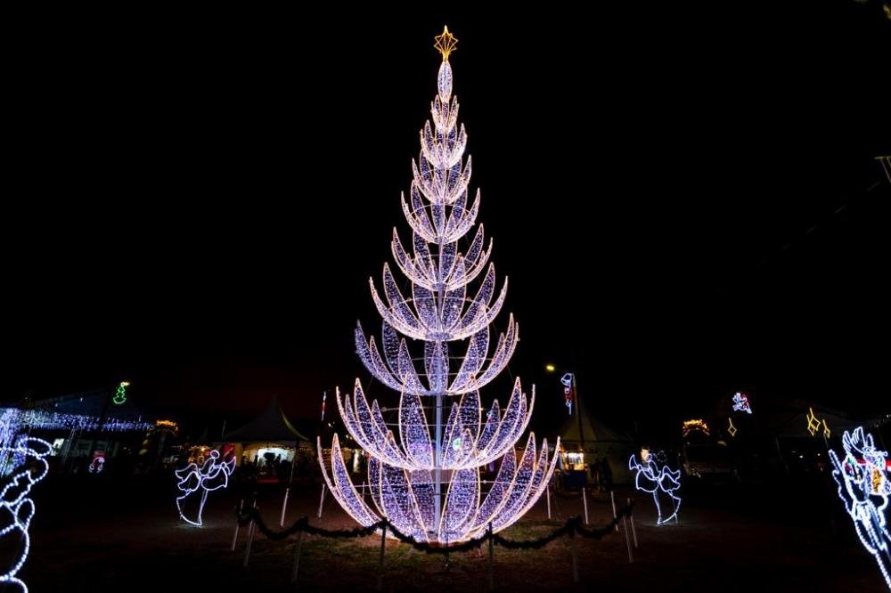 Árvore dos Desejos' do 'Natal Encantado' arrecada cartinhas até sexta (16)