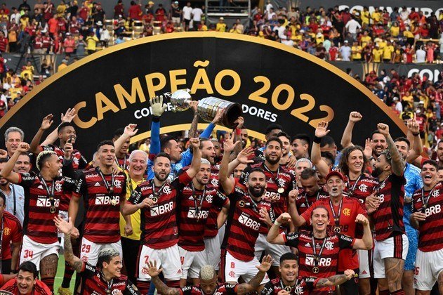 Flamengo e Palmeiras largam como favoritos nos principais campeonatos de 2023