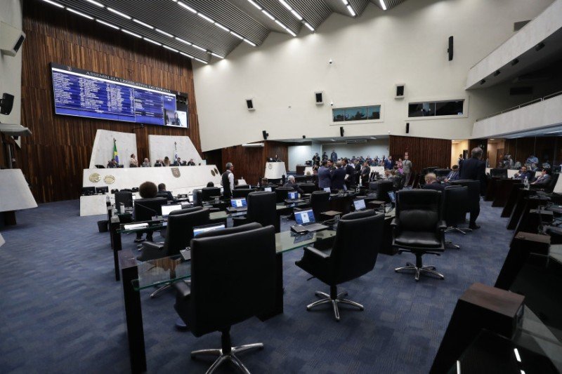 Deputados aprovam reforma do Quadro Próprio do Poder Executivo (QPPE)