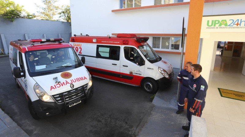 Deputado apresenta projeto que proíbe retenção de macas de ambulâncias por hospitais