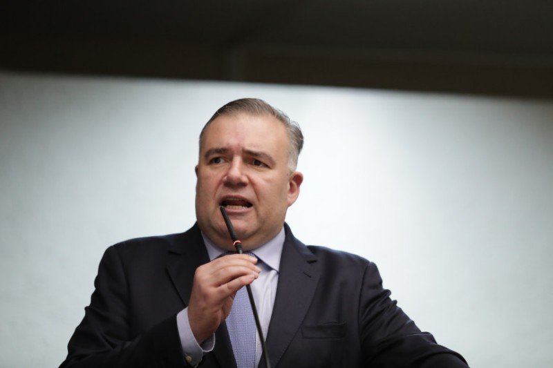 Deputado pede informações sobre riscos de acidentes naturais nos municípios do Paraná