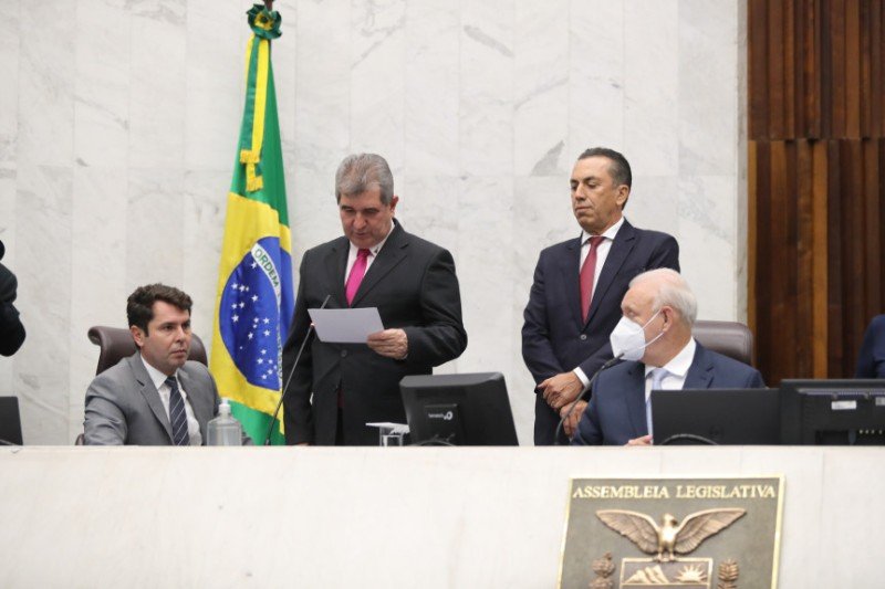 Bazana e Reichembach assumem como deputados na Assembleia