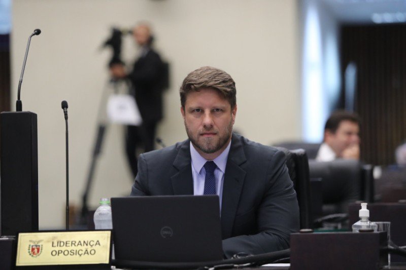 Deputado cobra Governo Ratinho sobre monitoramento de represas e barragens no Paraná