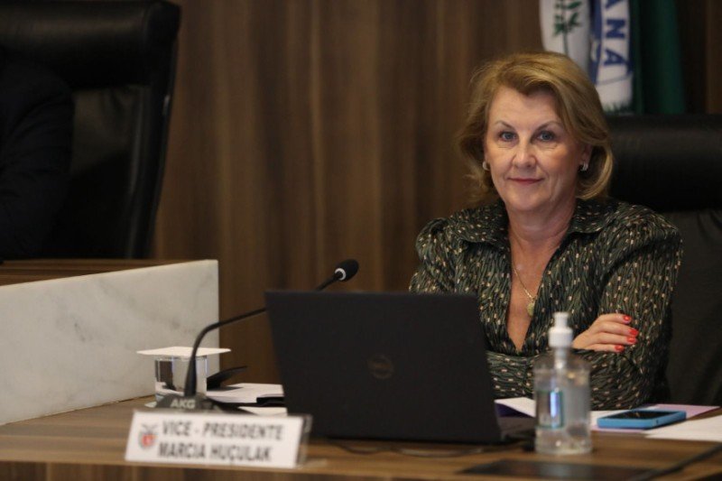 Deputada reforça à Sesa pedido de substituição de ambulâncias do Samu