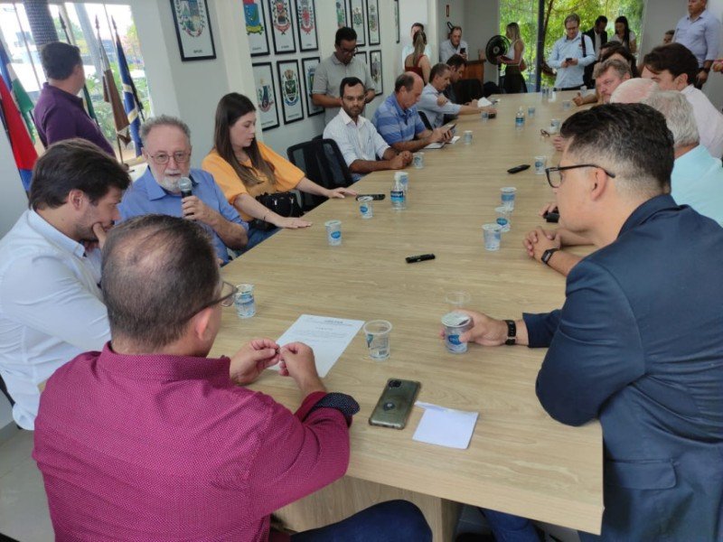 Deputado propõe a empresários parceria para projetos de duplicação da PR 170