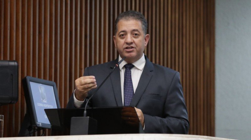Deputado pede providências sobre instalação de cancelas nas linhas férreas