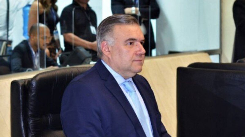 Deputado cobra plano e cronograma para retirada de linhas de trem de dentro dos municípios paranaenses
