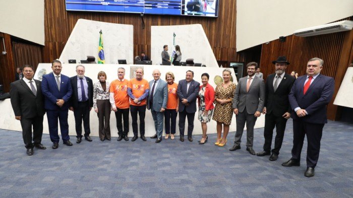 Sociedade Paranaense de Nefrologia faz palestra sobre doenças renais na Assembleia
