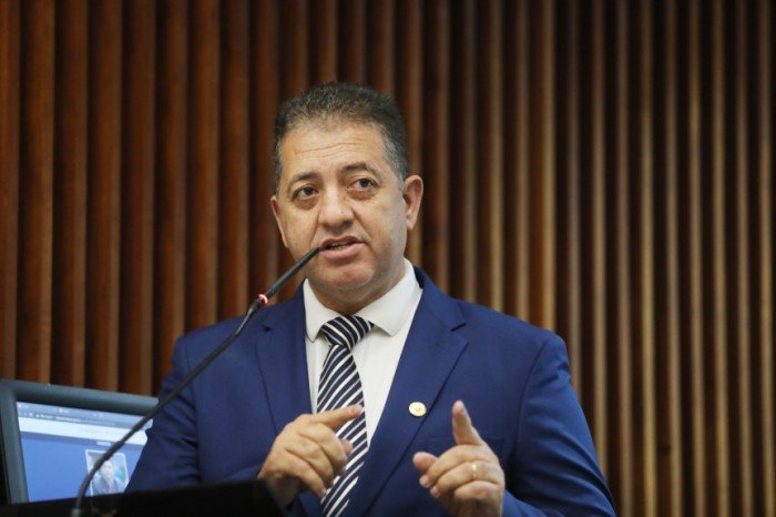 Deputado ressalta ações e projetos em prol da causa animal