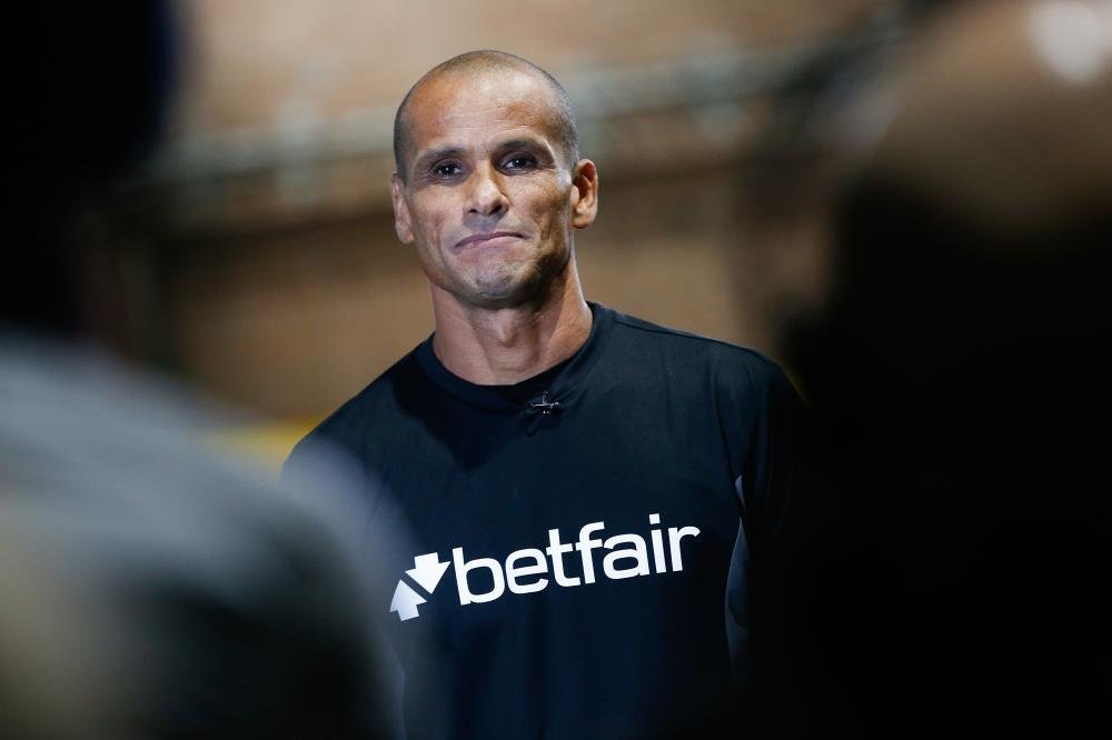 Rivaldo fala sobre desempenho do Água Santa e elogia trabalho de Thiago Carpini