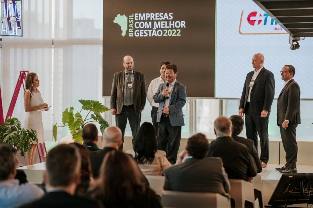 Rede de farmácias paranaense é destaque em gestão e recebe reconhecimentos nacionais