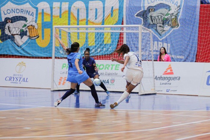 Com apoio do Proesporte, equipes de futsal feminino disputam a Taça Brasil em Londrina