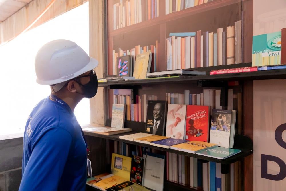 Curitiba recebe projeto que estimula hábito de leitura entre profissionais da construção civil