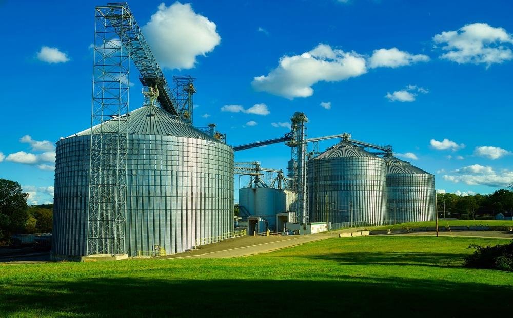 Investir em silos e armazéns traz benefícios para produtores agrícolas