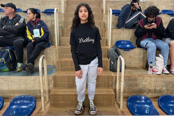 Superação: atleta com deficiência é campeã no wrestling convencional