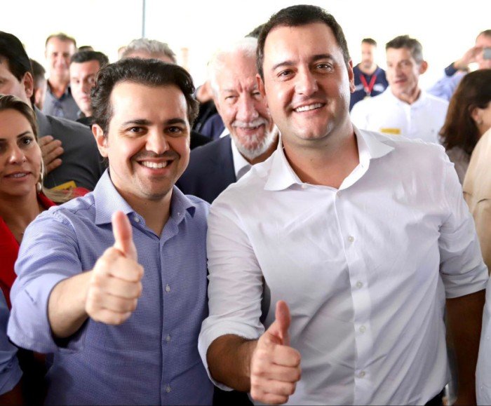O deputado Luiz Fernando Guerra (União) e o governador Ratinho Júnior durante a entrega da primeira fase da PRC-280 em março de 202 / Créditos: Pablo Maestá