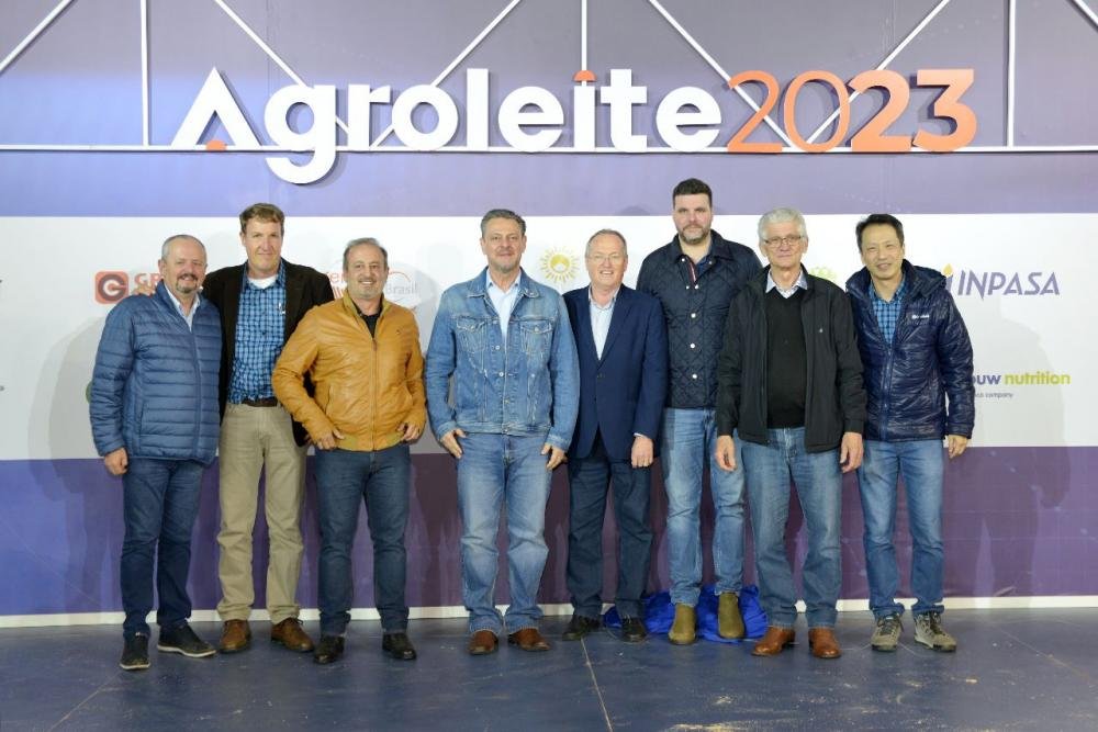Agroleite 2023: Castrolanda recebe Ministro da Agricultura em cerimônia de abertura