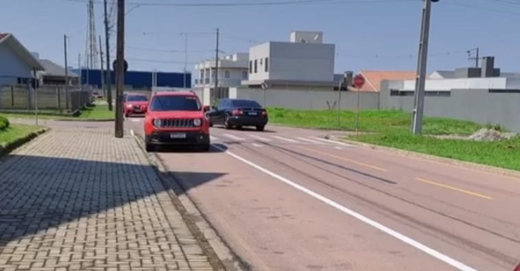 Detran finaliza pinturas de sinalização em Carambeí 