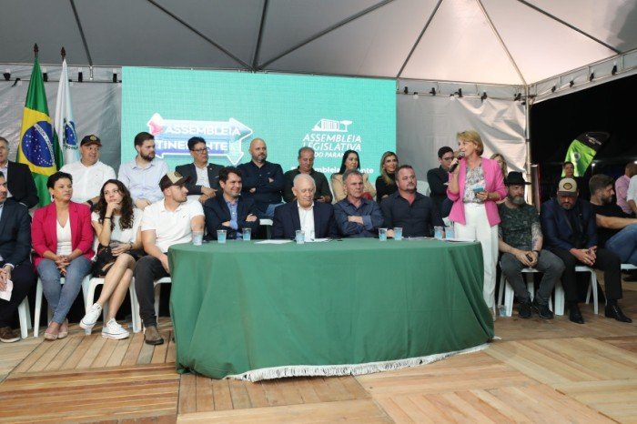 “Fazenda Rio Grande foi o município onde a população mais cresceu no Paraná, o que traz demandas de mais serviços de educação, saúde, emprego e renda”, afirmou a deputada durante a Assembleia Itinerante, realizada na cidade. / Créditos: Orlando Kissner/Al