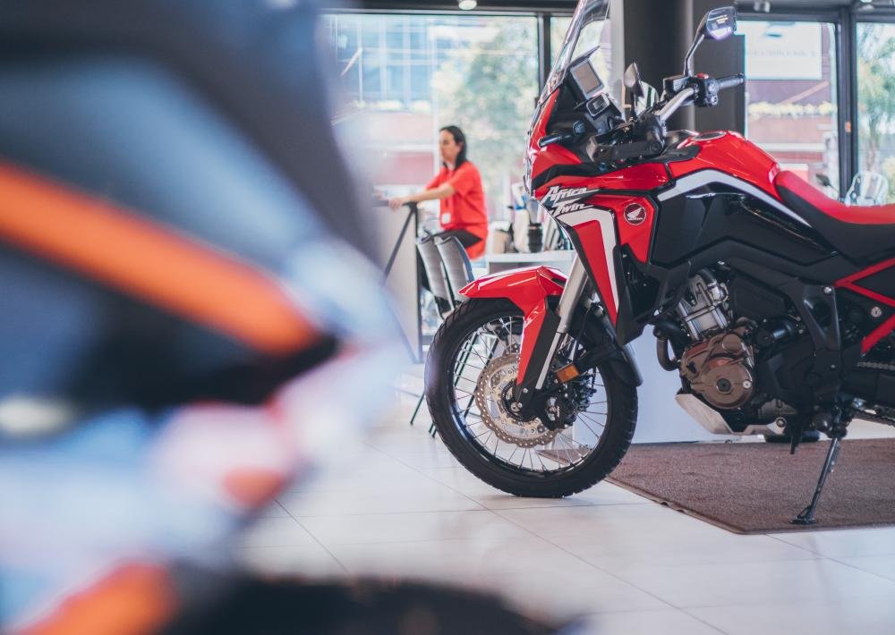 Queda na taxa de juro e no desemprego impulsiona vendas de motos no Paraná