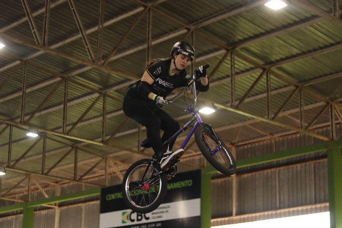 Bolsista do Geração Olímpica e Paralímpica vence Copa Internacional de BMX Freestyle
