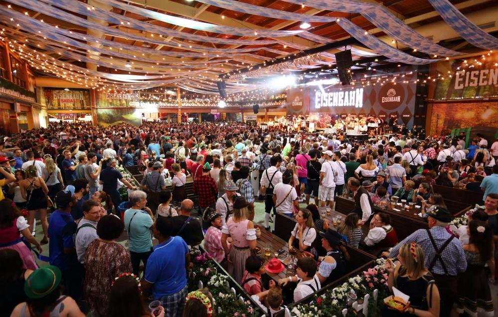 Outubro chegou: conheça as maiores Oktoberfests do Brasil