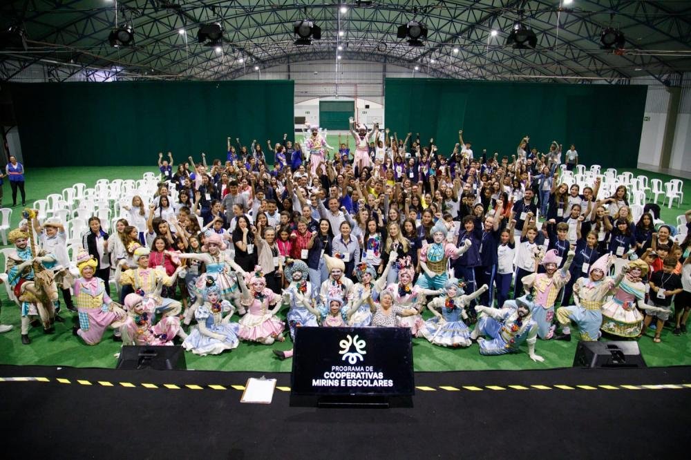 Cerca de 300 crianças realizam quase 20 horas de atividades e coroam o Programa de Cooperativas Mirins e Escolares