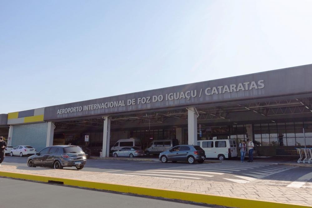 Aeroporto Internacional de Foz do Iguaçu espera mais de 25 mil passageiros durante feriado prolongado