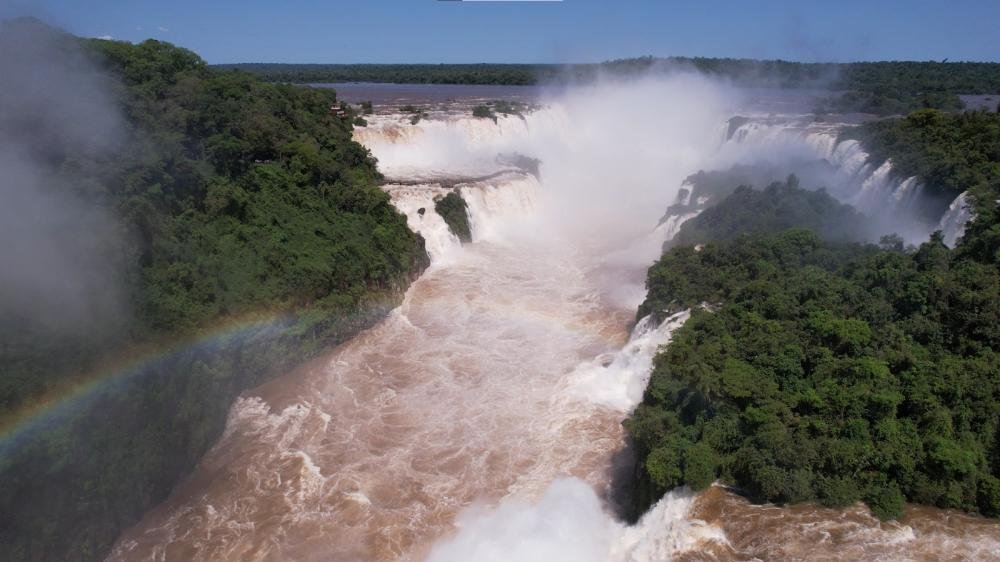 Macuco Safari suspende temporariamente o passeio de barco devido ao aumento da vazão das Cataratas