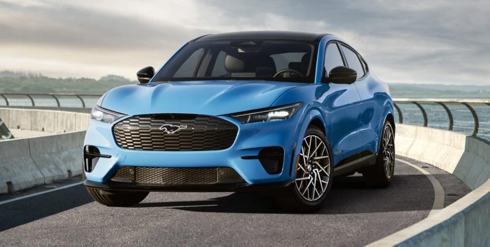 Com dobro de vendas, veículos eletrificados ganham força no mercado brasileiro