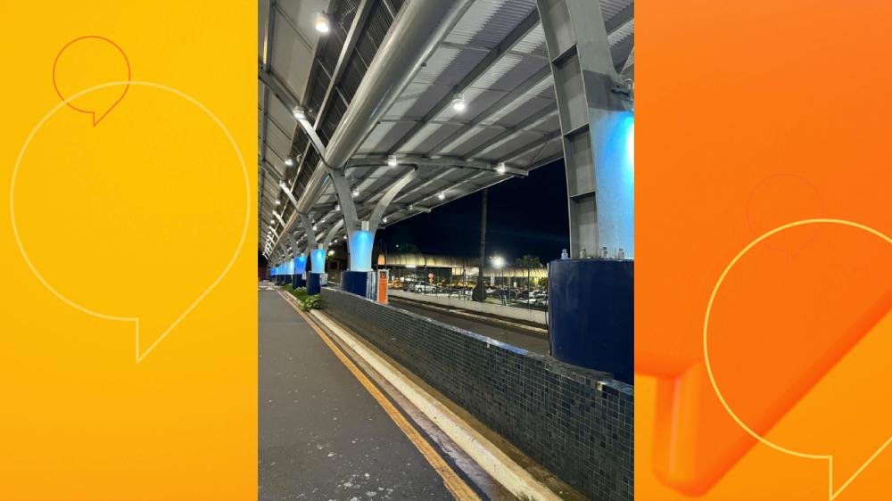 Aeroportos do Paraná têm iluminação especial para celebrar o Novembro Azul