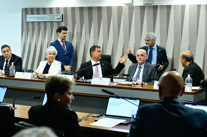 Brasileiros no exterior e novo cenário do comércio global serão temas de audiências - Foto: Geraldo Magela/Agência Senado