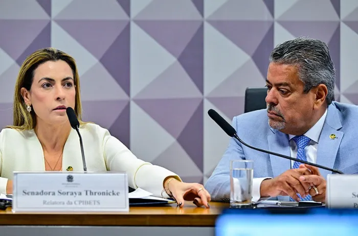 Soraya e o presidente da CPI, Dr. Hiran - Foto: Geraldo Magela/Agência Senado