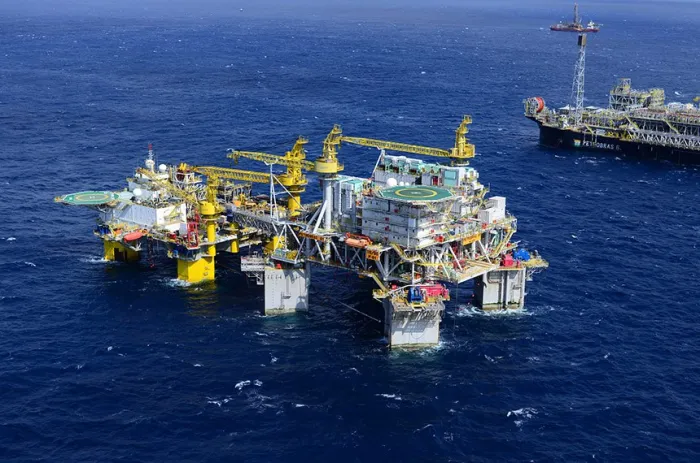 Fundo abastecido por royalties do petróleo poderá financiar habitação popular e enfrentamento de calamidades - Foto: Agência Petrobras