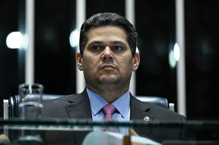 Em Plenário, presidente do Senado anunciou a presença de prefeitos na Casa e declarou apoio à causa municipalista - Foto: Andressa Anholete/Agência Senado