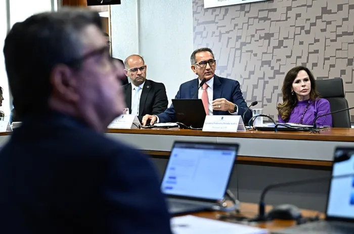 Ao lado da senadora Dorinha, ministro Waldez Góes (à esq.) - Foto: Andressa Anholete/Agência Senado