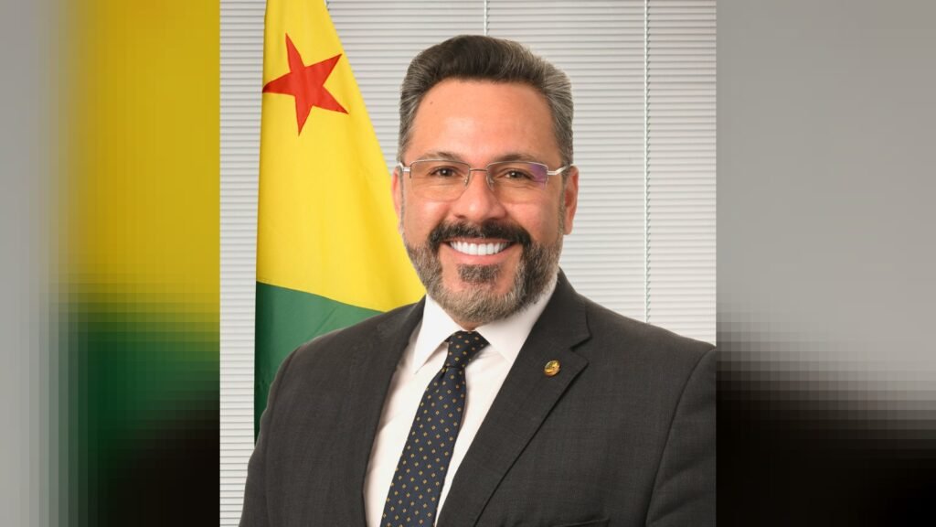 Alan Rick promete concurso na educação em 2027 e mais delegacias para mulheres no Acre