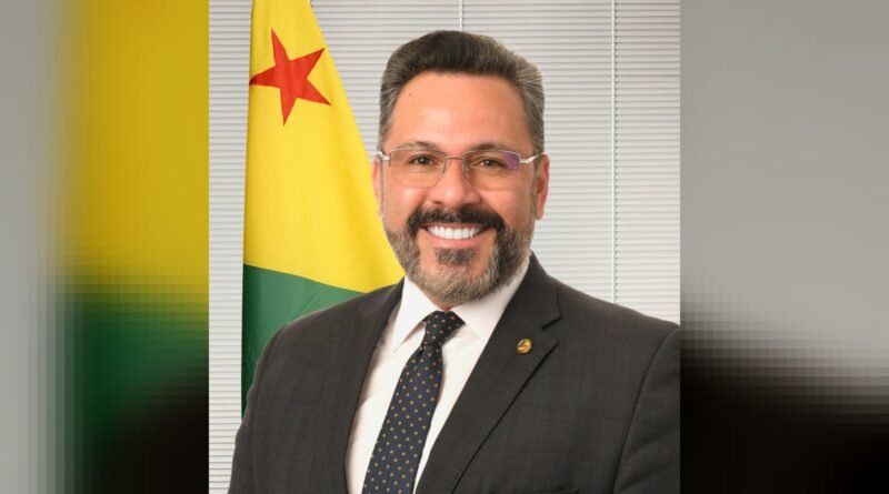 Alan Rick promete concurso na educação em 2027 e mais delegacias para mulheres no Acre