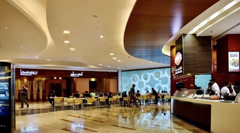 Whether it's craving for a quick bite or a leisurely meal, Al Ghurair Centre serves up a choice of concepts across its dining district. You can enjoy