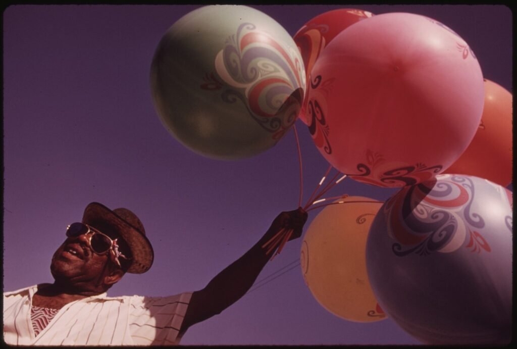 BLACK BALLOON SALESMAN ON SOUTH SIDE CHICAGO'S 47TH STREET MANY OF THE CITY'S BLACK BUSINESS OWNERS STARTED WITH SMALL …