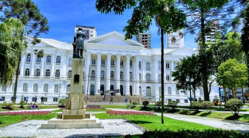 Universidade Federal do Paraná
