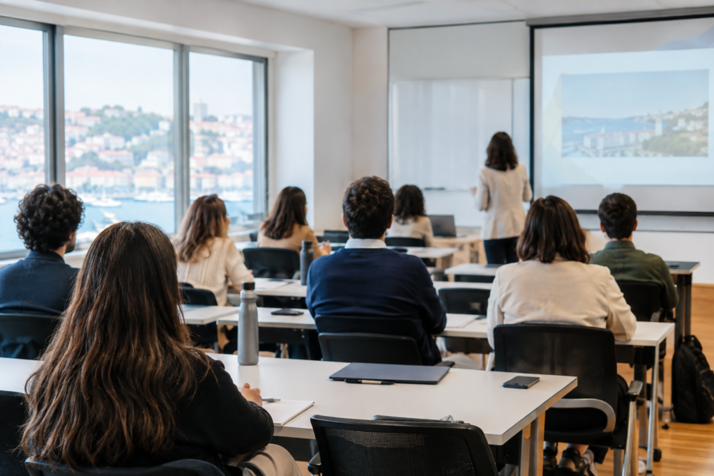 MBA executivo do Iscte lidera rankings em Portugal e é 55º no mundo